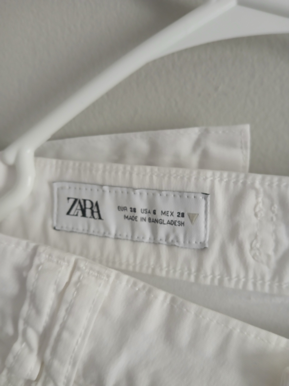Zara White Cargo Pants with Utility Straps - Picture 3 of 5